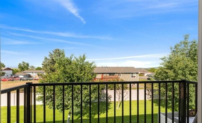 Building Photo - Nice 3 bed 2 bath townhouse in the Heights!