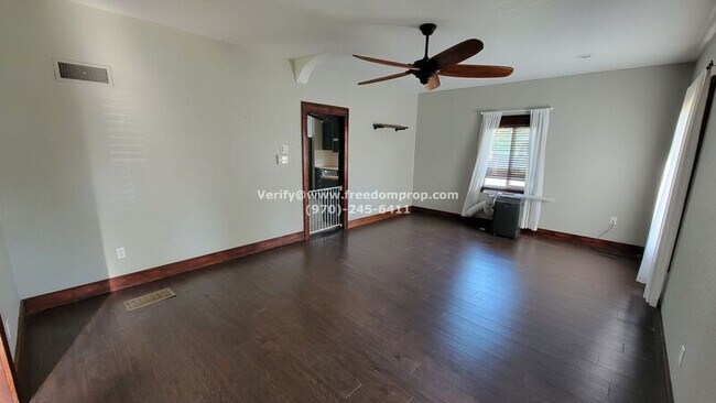 Foto del edificio - 360 Belford Ave