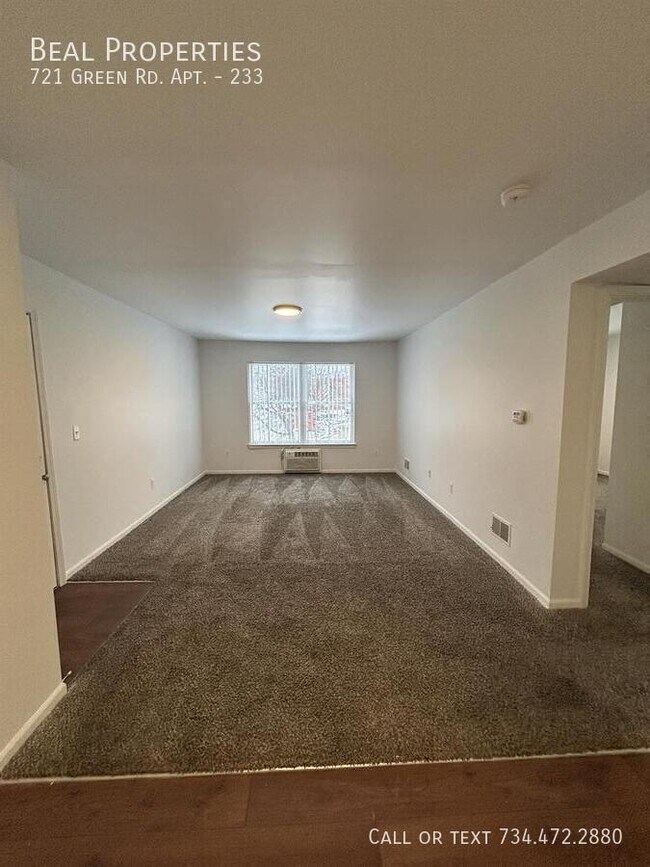 Foto del edificio - 721 Green Rd