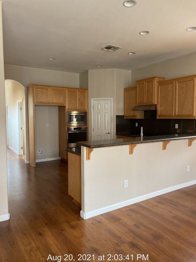 Building Photo - Beautiful Home in a Court