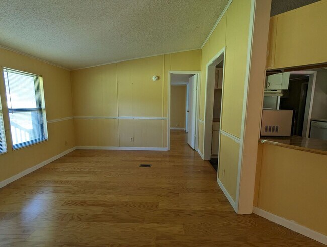 Foto del edificio - AVAILABLE OCTOBER 2025 | 4BR 2BA | MOBILE ...