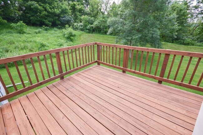 Foto del edificio - Private End-Unit Townhome with Walkout Basement