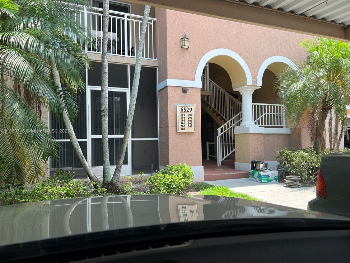 6529 Emerald Dunes Dr Unit 101, Royal Palm Beach, FL 33411 Condo for