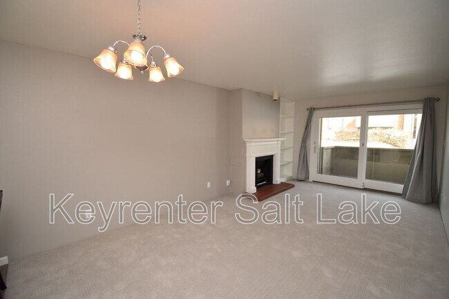Foto del edificio - 1168 S Foothill Dr