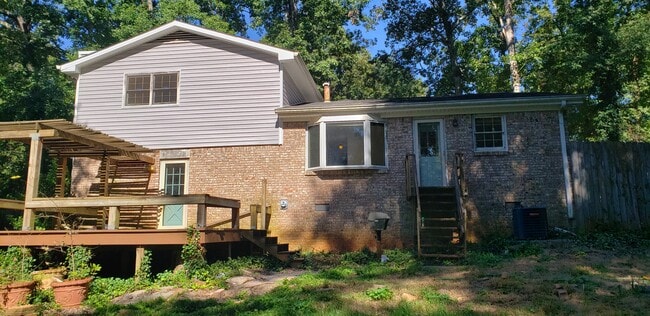 Building Photo - 377 W Wind Dr SW