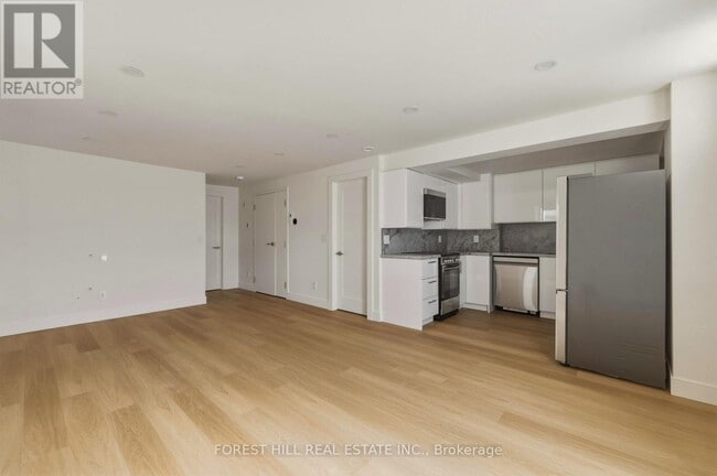 Building Photo - 250 Hallam St