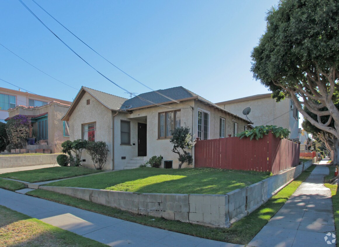 Primary Photo - 502 Bay St