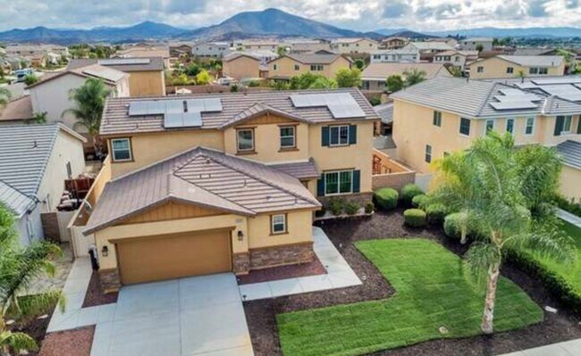 Building Photo - Lovely, Spacious 5 Bedroom Winchester Home...