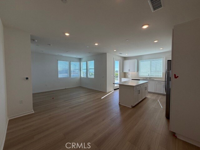 Building Photo - 1406 E Via Acero