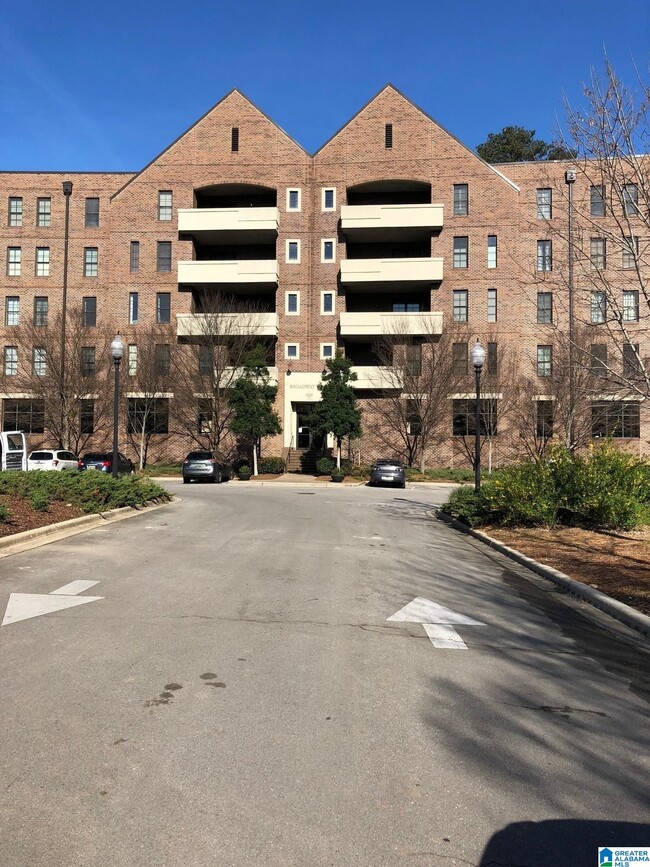 Building Photo - 1040 Broadway Pk