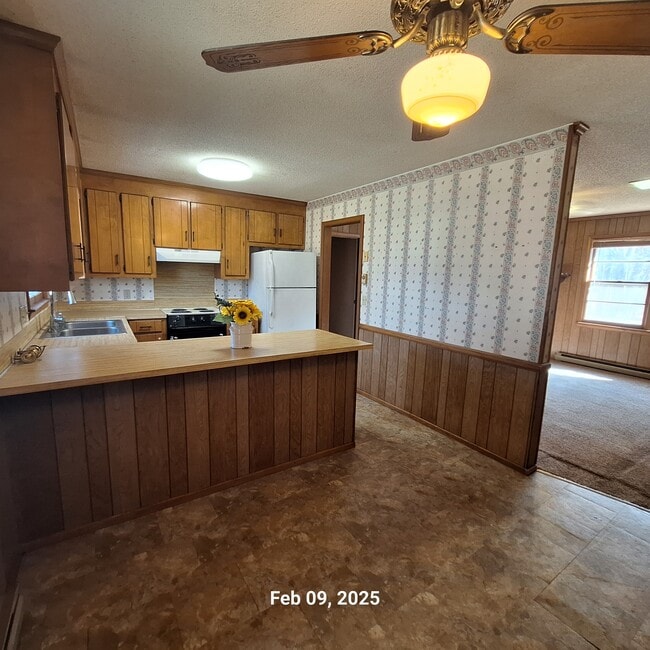 Building Photo - 500 Country Creek Dr