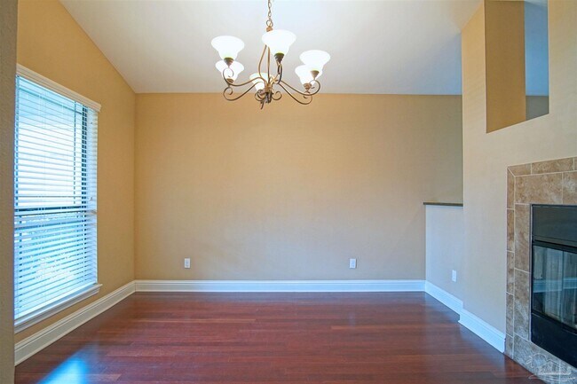 Foto del edificio - 6023 Dunridge Drive