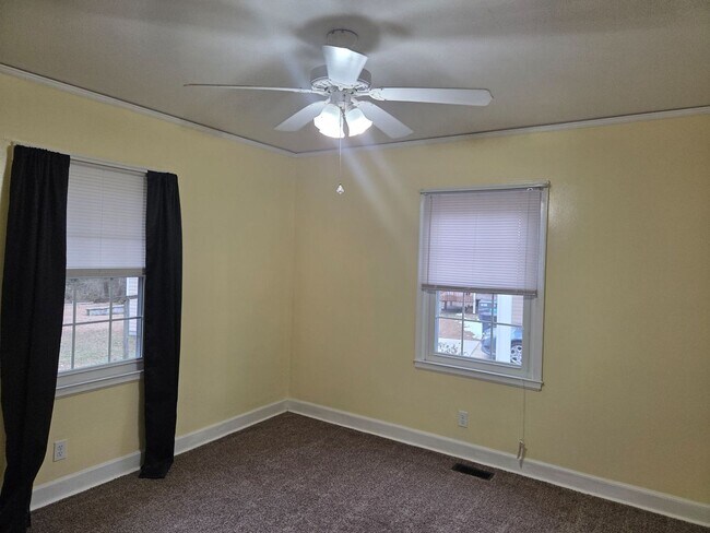 Building Photo - Adorable Downtown Jacksonville Home!