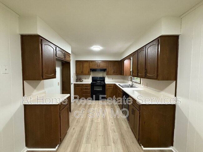 Foto del edificio - 1335 E Sunset St