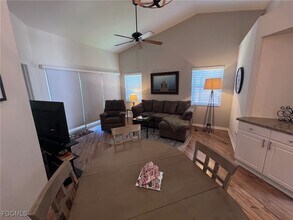 Building Photo - 12061 Summergate Cir