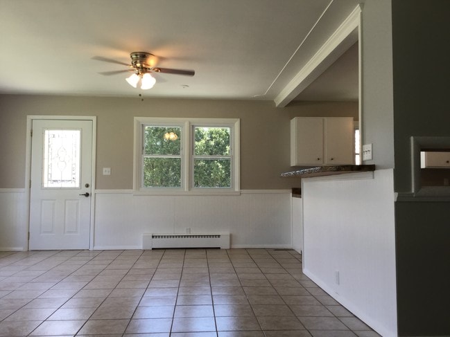 Foto del edificio - 565 E Chadwick Dr