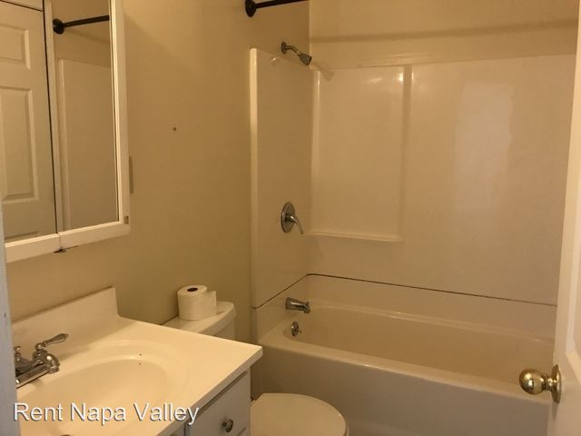 Building Photo - 1 br, 1 bath House - 704 Washington St.
