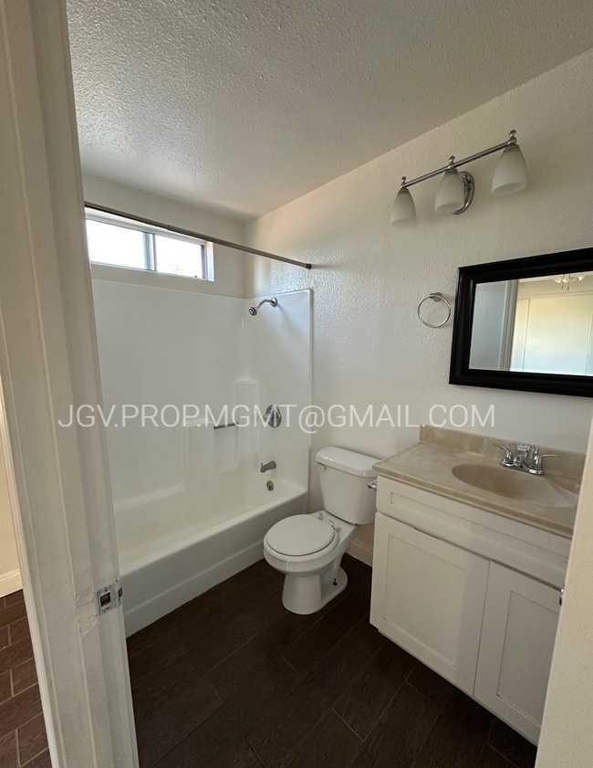 Foto del edificio - 7620 Newlin Ave