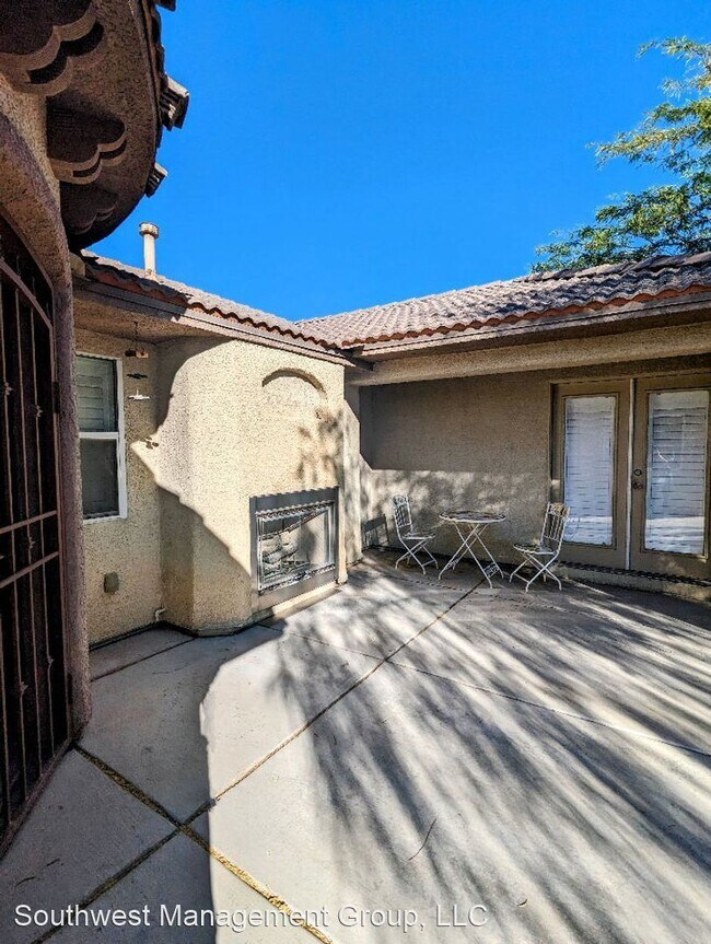 Foto del edificio - 3 br, 2 bath House - 8327 Hollywood Hills ...