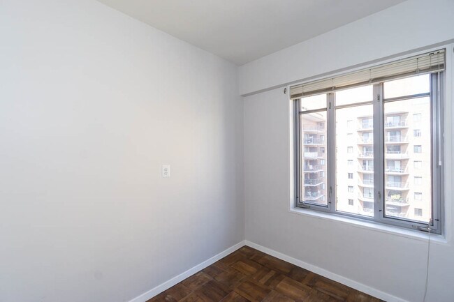 Foto del edificio - 1711 Massachusetts Ave NW