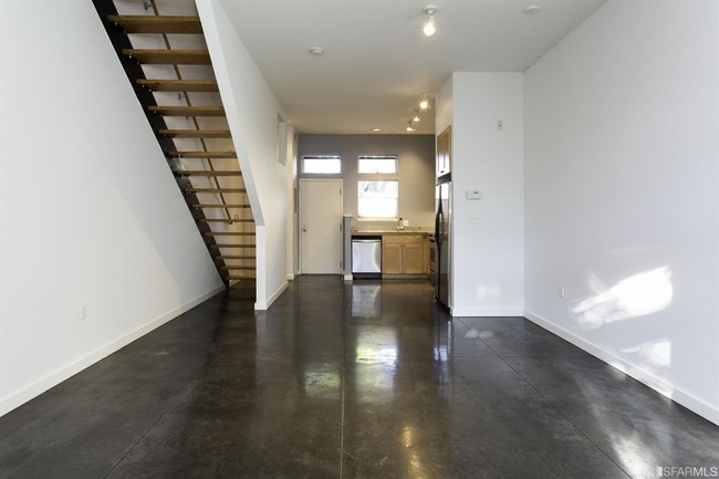 Building Photo - 1228 32nd St
