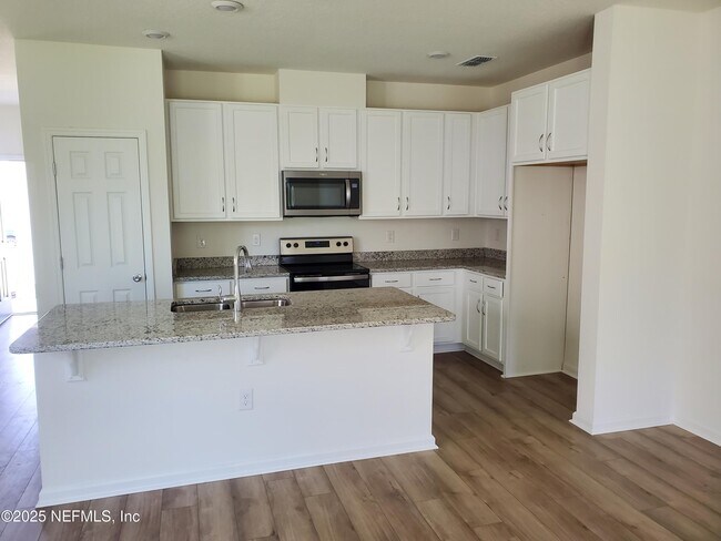 Building Photo - 39 Great Star Ct
