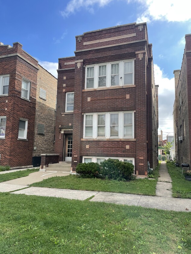 Foto principal - 2225 Elmwood Ave