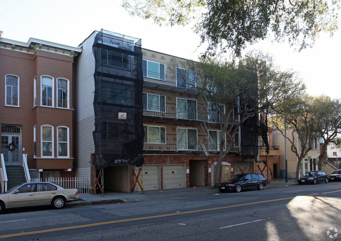 Building Photo - 2629 Folsom St