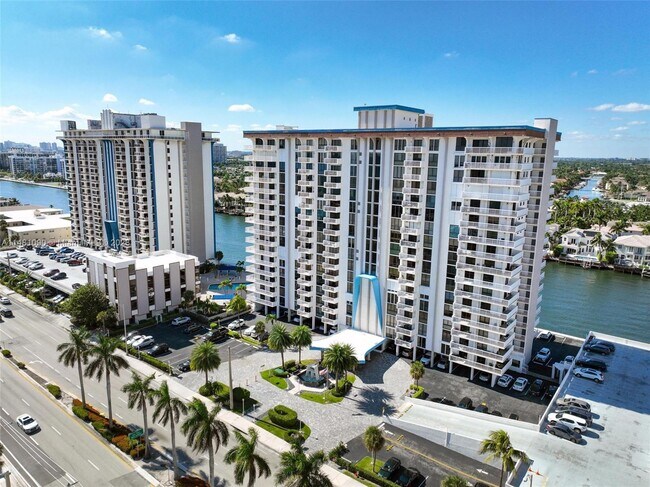 Foto del edificio - 1600 S Ocean Dr