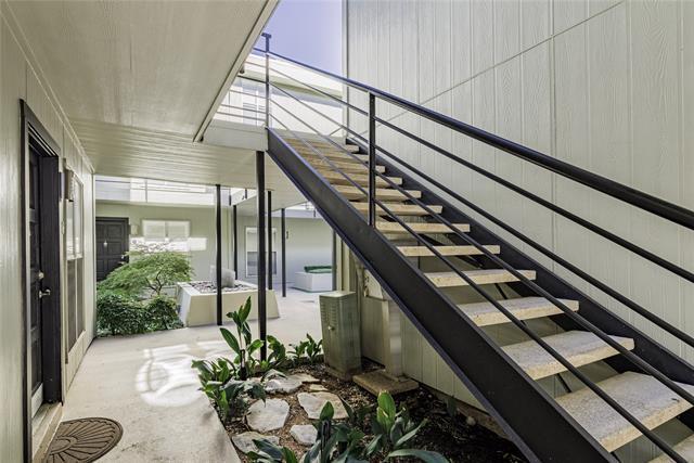 Building Photo - 4211 Holland Ave