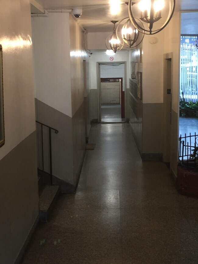 Foto del edificio - 4810 45th St
