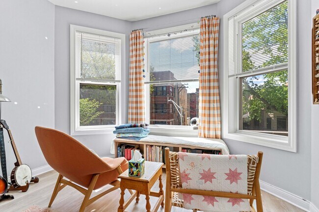 Foto del edificio - 1414 W Summerdale Ave
