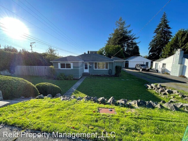 Foto del edificio - 3 br, 1 bath House - 1115 Dibb Street