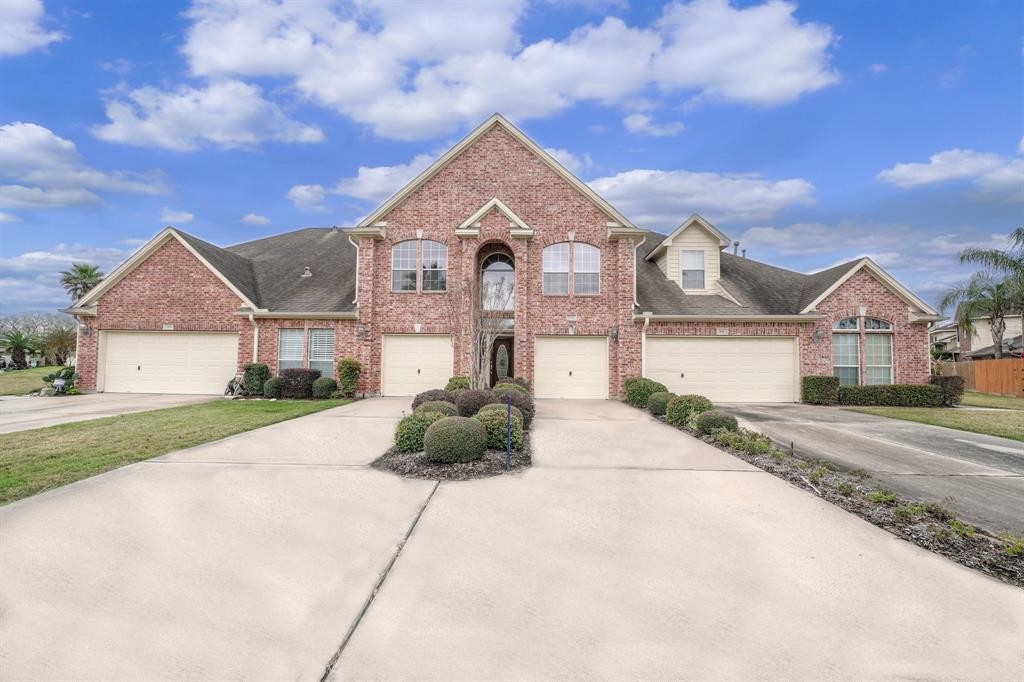 Foto principal - 1408 S Friendswood Dr