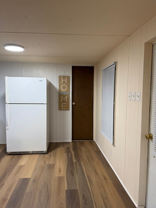 Foto del edificio - 239 E Statesville Ave