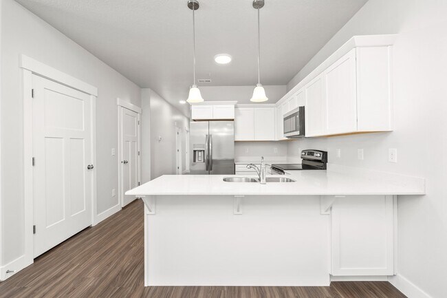 Building Photo - 359 W 785 N