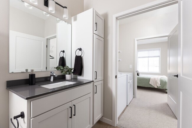 Interior Photo - Current33