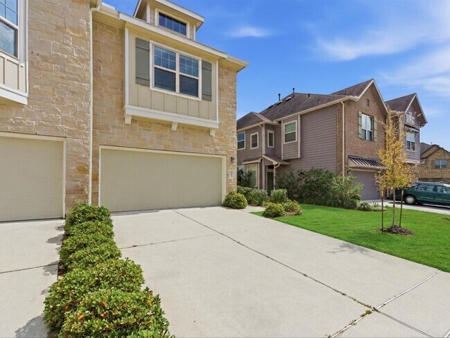 Foto del edificio - 28043 Rocky Heights Dr