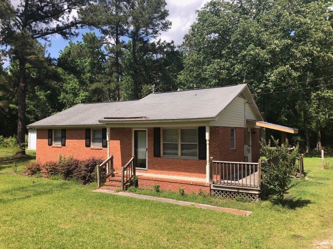 1998 S Hill Rd, Timmonsville, SC 29161