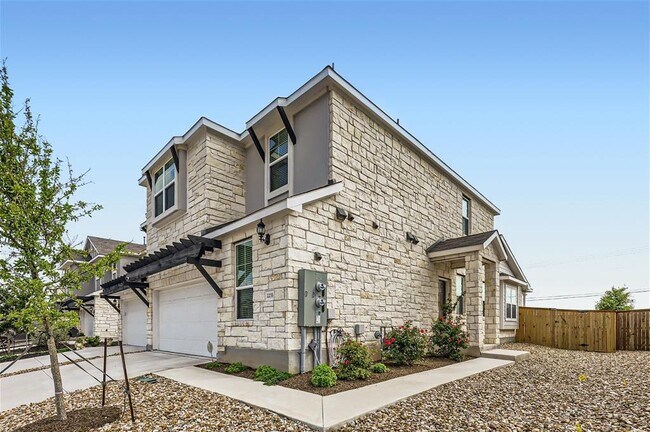 Building Photo - 2233 Rocoso Trl