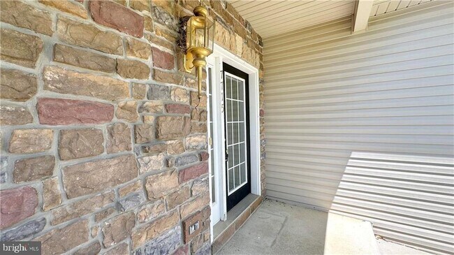 Building Photo - 7715 Racite Rd