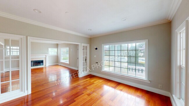 Foto del edificio - Charming 4-Bedroom Home in Wilshire Park H...
