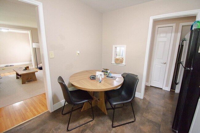 Foto del edificio - Charming 1-Bed Home With Patio + Garage Minutes From Downtown