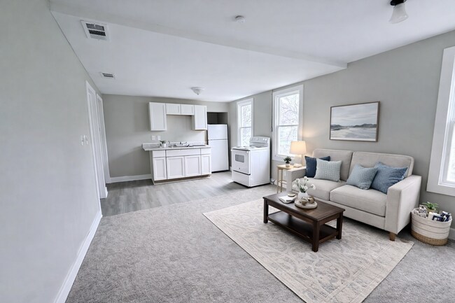 Foto del edificio - Freshly Renovated Cleveland Duplex Unit with Utilities Included