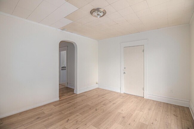 Photo - 811 Larned St Apartment