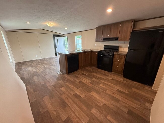 Building Photo - Knolls MHP