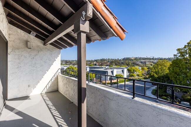 Foto del edificio - Beautiful 2Br / 2.5Ba Townhome In La Costa!! Call For Showing! 3D Tour Available!
