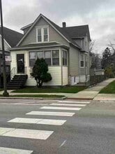 Building Photo - 10434 S Wentworth Ave