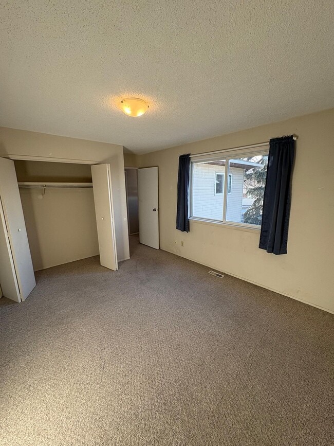 Building Photo - 64 Whitnel Ct NE