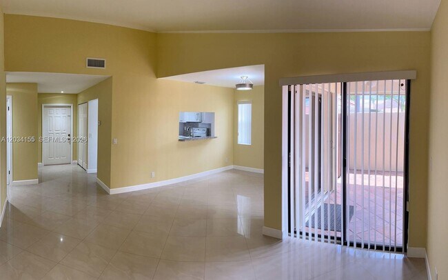 Foto del edificio - 6361 NW 170th Ln